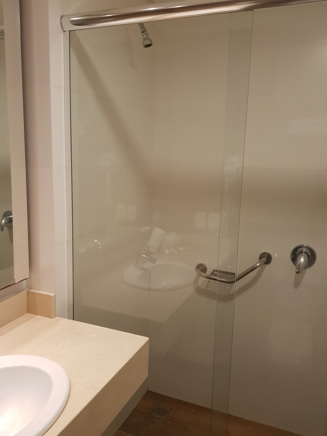 Hotel-Cercano-Gramado-Banheiro-adaptado