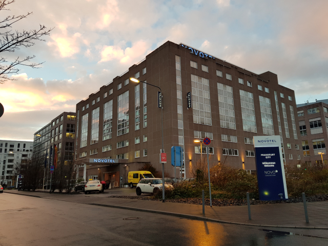 Novotel Frankfurt City - Fachada