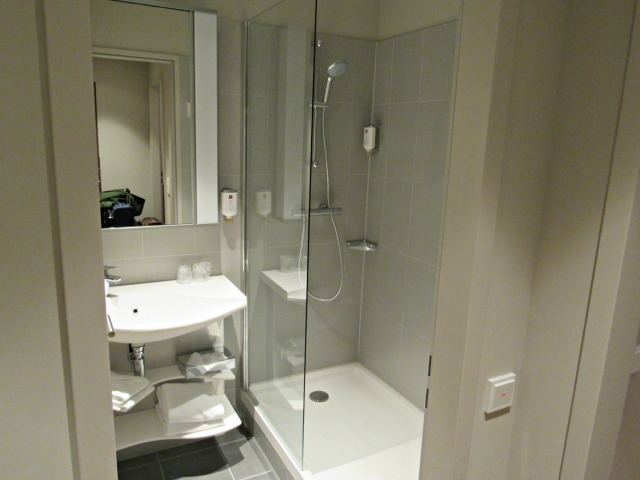 banheiro adagio frankfurt - Onde se hospedar em Frankfurt: Aparthotel Adagio Frankfurt City Messe