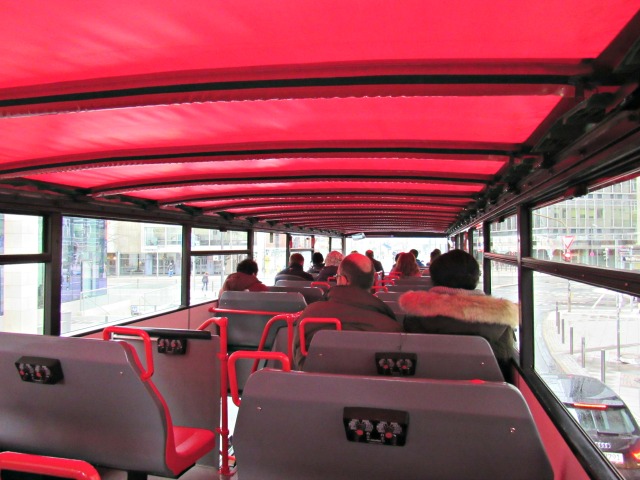 interior ônibus - Conheça Frankfurt com o ônibus hop-on/hop-off