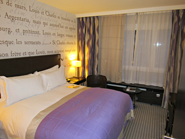 Cama Hotel Sofitel Strasbourg - Hospedagem em Strasbourg: Sofitel Strasbourg Grande Ile