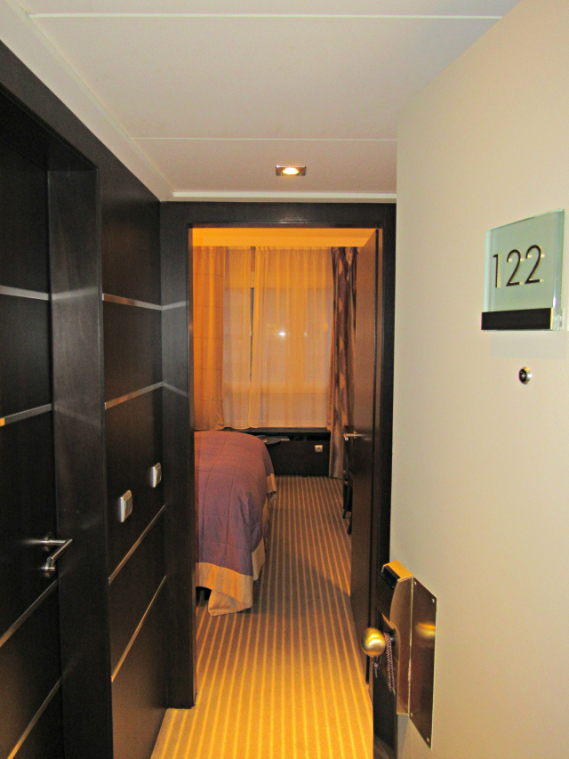 Entrada quarto Sofitel Strasbourg - Hospedagem em Strasbourg: Sofitel Strasbourg Grande Ile