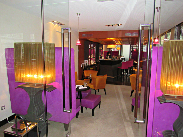 bar lateral hotel Sofitel Strasbourg - Hospedagem em Strasbourg: Sofitel Strasbourg Grande Ile