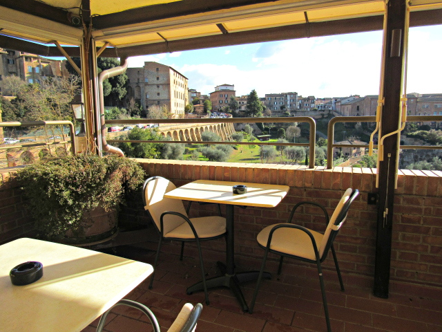 Hotel Athena Siena Italia Terraço Fundo - Dica de Hotel em Siena na Itália: Hotel Athena Siena