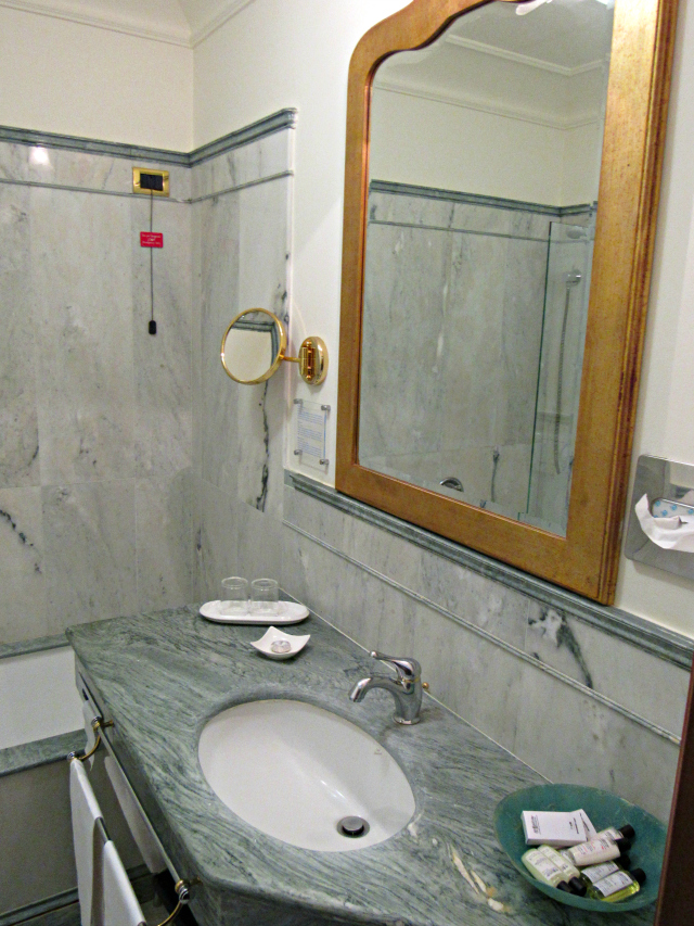 Banheiro Orologio Bologna Italia - Onde ficar em Bolonha: Art Hotel Orologio