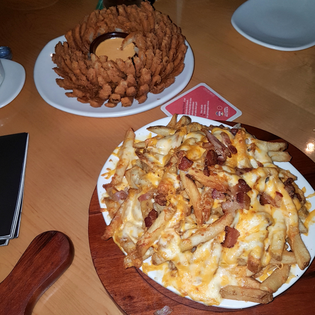 Aussie Fries Bloomin Onions Outback - Festival de Burgers do Outback Steakhouse