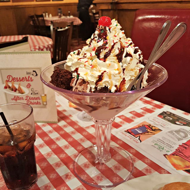 Buca di Beppo Orlando Brownie - Buca di Beppo: Restaurante Italiano nos Estados Unidos