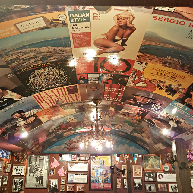 Buca di Beppo Orlando Decoração  - Buca di Beppo: Restaurante Italiano nos Estados Unidos