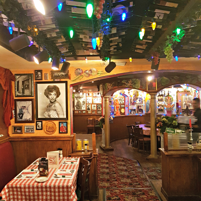 Buca di Beppo Orlando Decoração - Buca di Beppo: Restaurante Italiano nos Estados Unidos