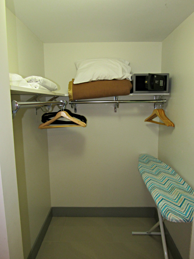 Closet Habitat Residence Hotel Miami Florida - Habitat Residence Condo Hotel em Miami