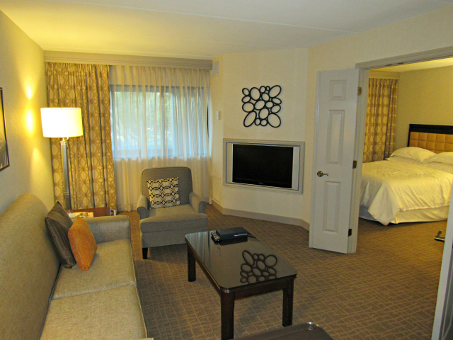 Sheraton Orlando Airport Hotel Sala Sofá - Hotel em Orlando: Sheraton Suites Orlando Airport