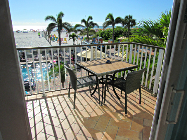 Plaza Beach Hotel Resort Saint Pete Beach Florida varanda - Hotel em St Pete Beach: Plaza Beach Hotel