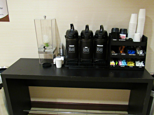 Hotel Fairfield Inn Suites by Marriott Titusville Kennedy Space Center Bebidas Cortesia - Hotel próximo ao Kennedy Space Center: Fairfield Inn and Suites by Marriott Titusville