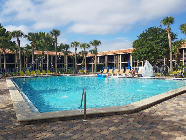 DoubleeTree by HIlton Hotel Orlando at SeaWorld Piscinas - Hotel em Orlando: DoubleTree by Hilton Hotel Orlando at SeaWorld