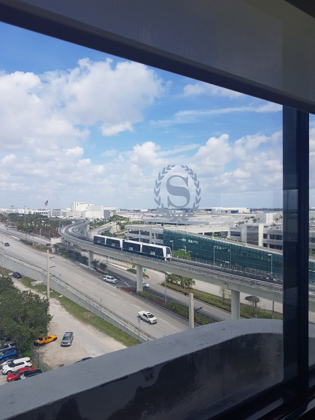 Hotel Sheraton Miami Airport Vista Lounge Vip 1 - Hotel em Miami: Sheraton Miami Airport Hotel