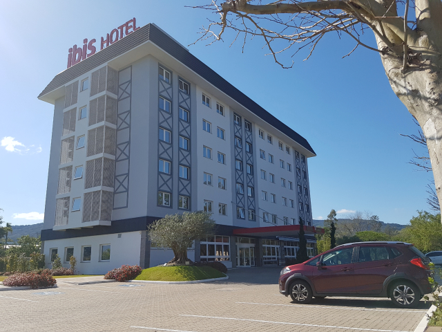 Hotel Ibis Igrejinha Fachada Honda WRV - Conheça o Hotel Ibis Igrejinha