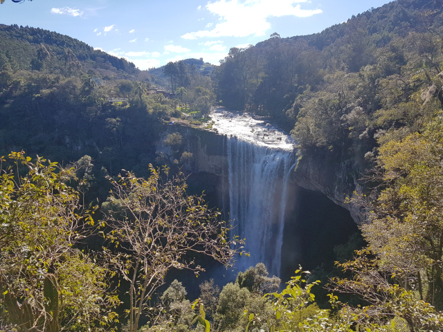 Parque Salto Ventoso Cascata vista mirante externo - Parque Salto Ventoso em Farroupilha na Serra Gaúcha