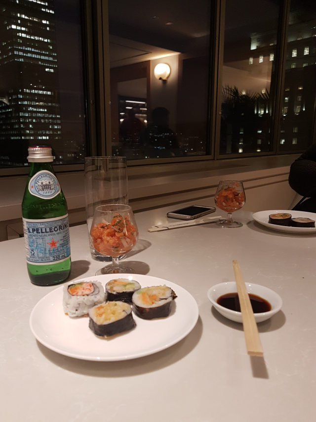 Hotel Fairmont Le Reine Elizabeth Happy hour sushi tartar - Fairmont Le Reine Elizabeth - Hotel em Montreal