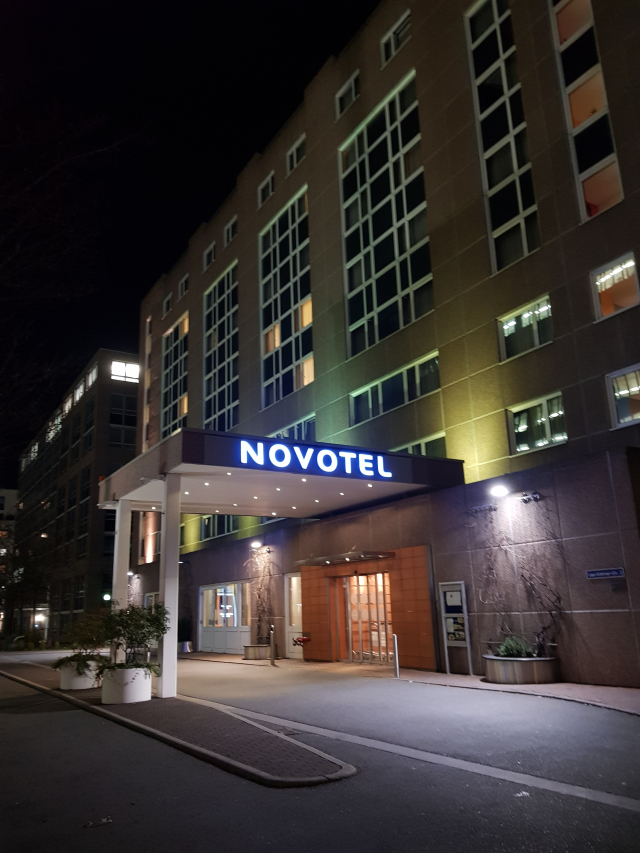 Novotel Frankfurt City Fachada - Novotel Frankfurt City - Hotel em Frankfurt