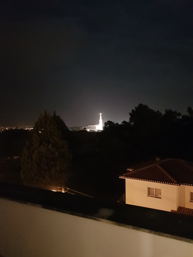 Fátima Studio Vista a noite - Onde se hospedar em Fátima, Portugal - Conheça o Fátima Studio