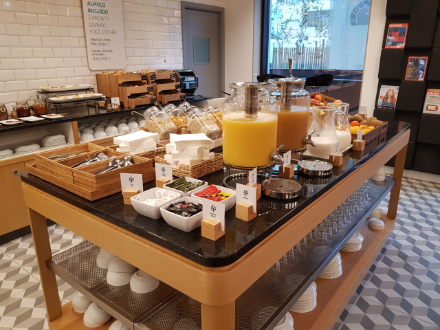 Café da Manhã - Sucos e Frutas