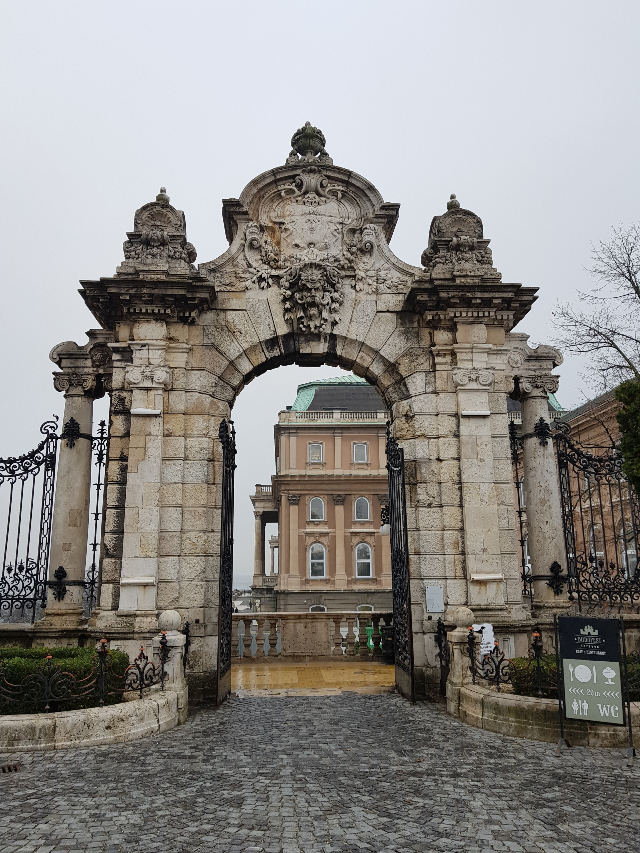 Portão Buda Castle